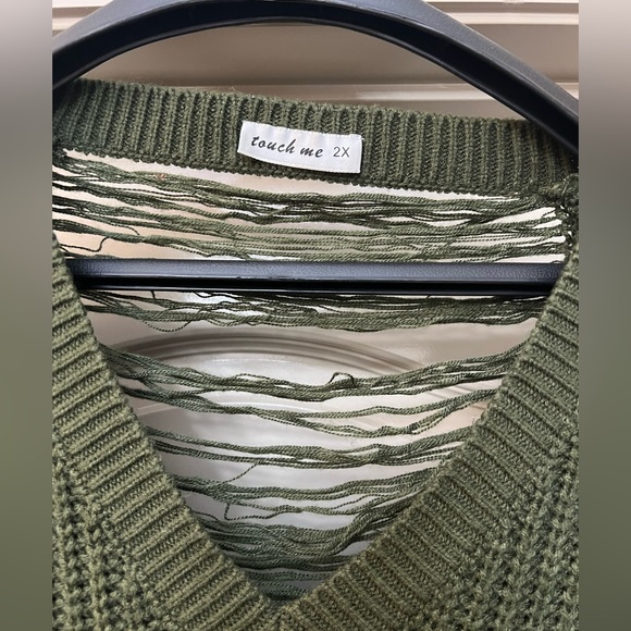 Distressed Sweater - Picture 2 of 6